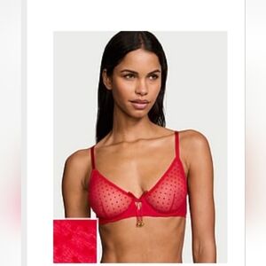 New Victoria's Secret Elegant Red Lace Bra With Working Bells